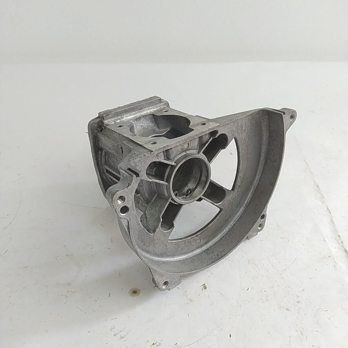 Ricambio CARTER BASAMENTO cilindro usato per decespugliatore MARUYAMA 420 42