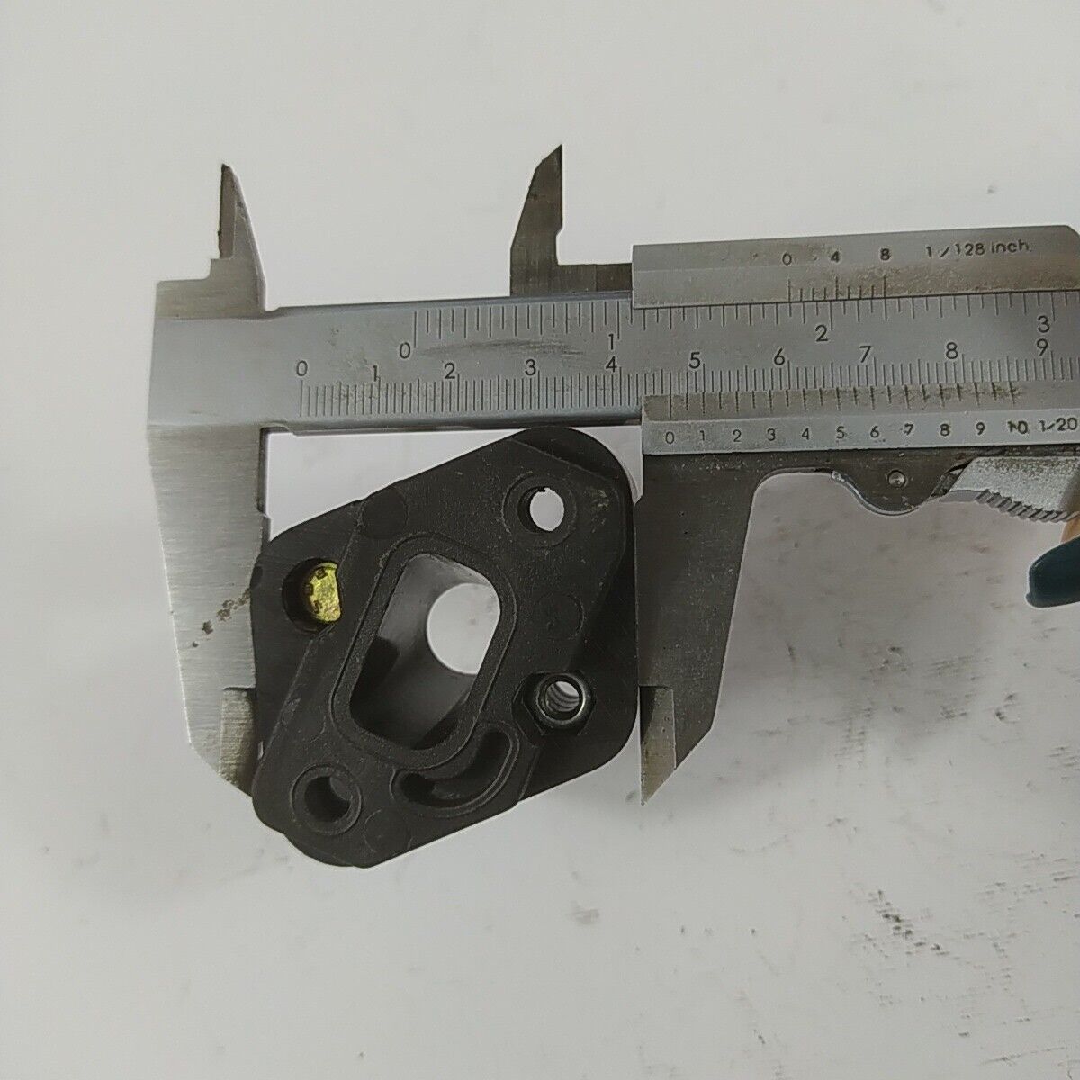 Ricambio FLANGIA COLLETTORE usato per decespugliatore MITSUBISHI MARUYAMA