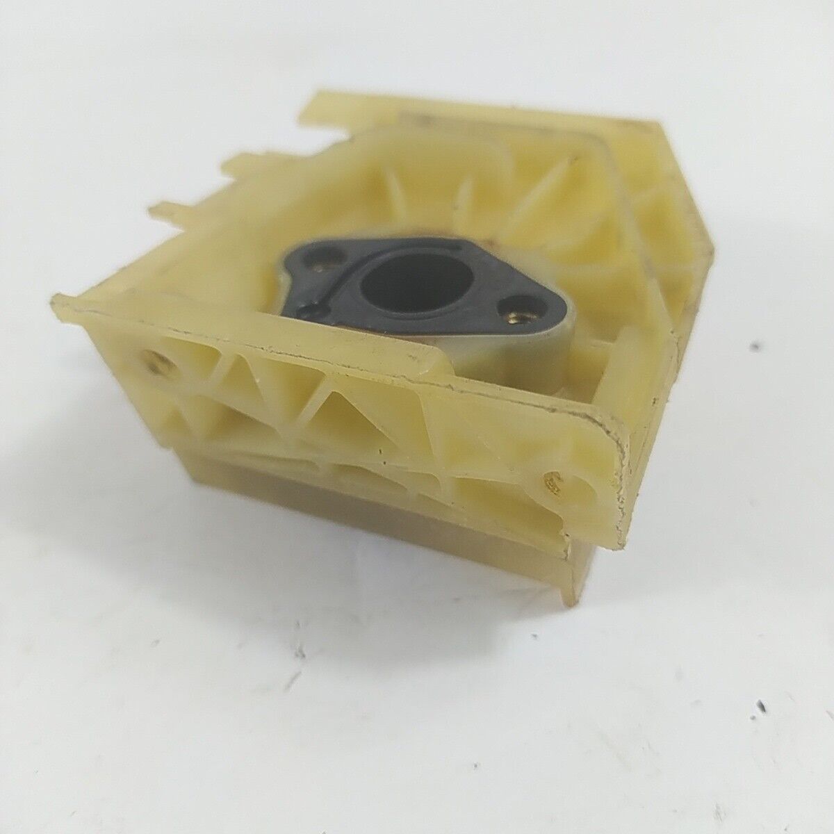 Ricambio COLLETTORE RACCORDO flangia CARBURATORE PER MOTOSEGA POULAN usato