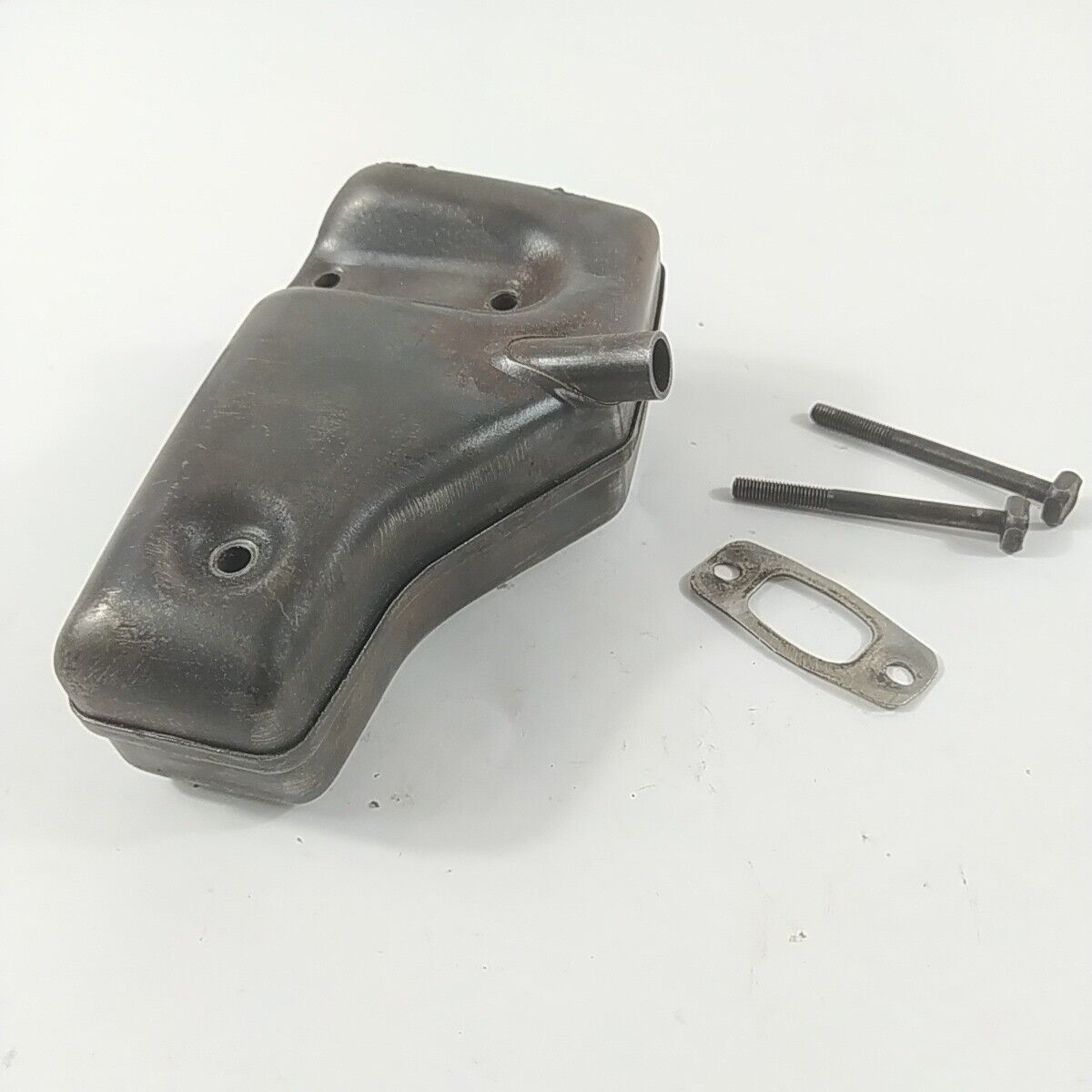 Ricambi per DECESPUGLIATORE HUSQVARNA 39 R usati MARMITTA TERMINALE DI SCARICO