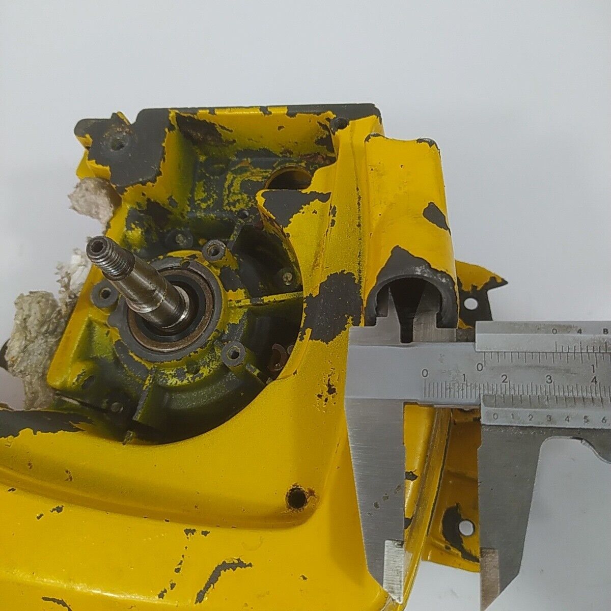 ricambi CARTER BASAMENTO ALBERO MOTORE per motosega castor ALPINA PROF 70 usati