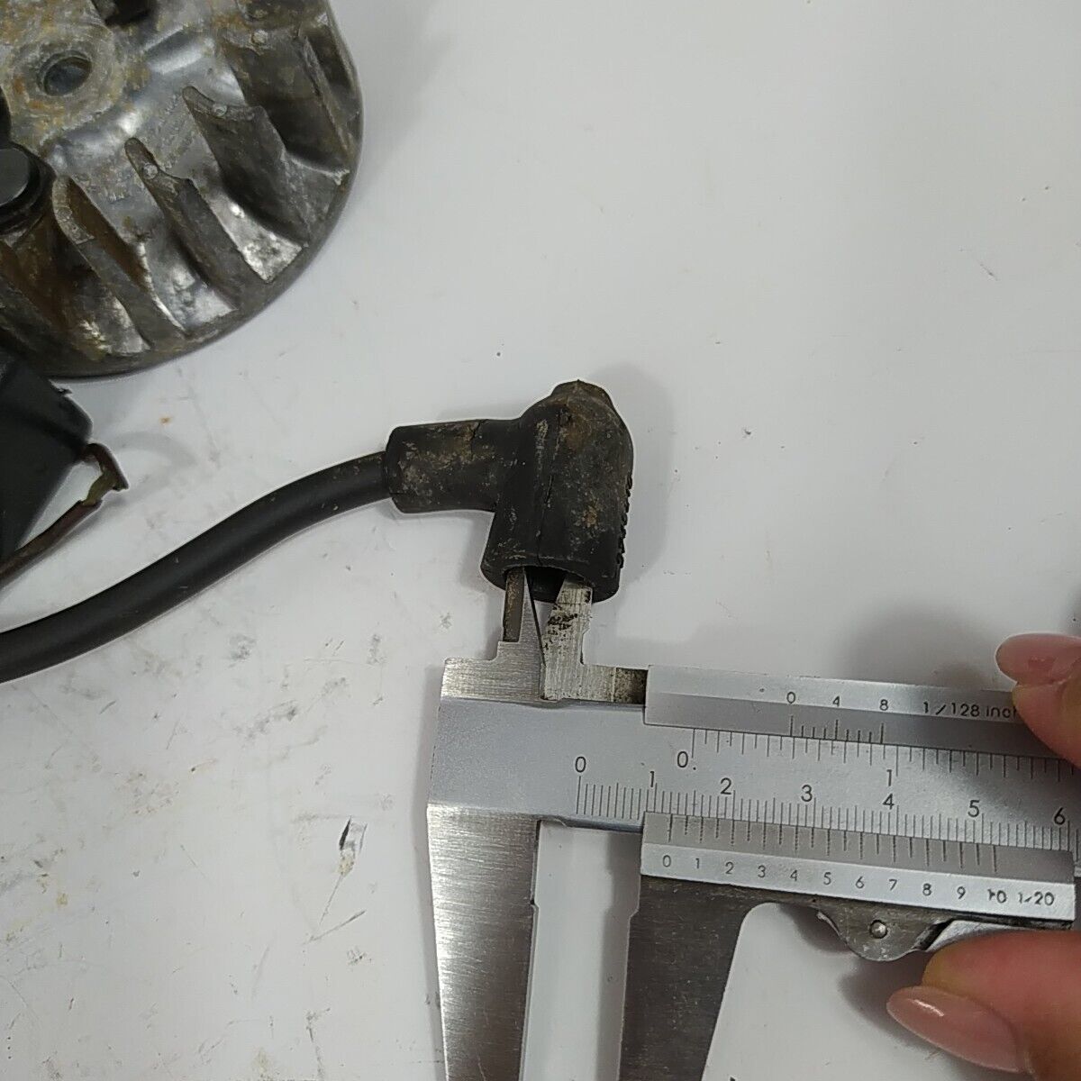 ricambio usato BOBINA E VOLANO MAGNETICO DI AVVIAMENTO per motosega CASTOR 330 