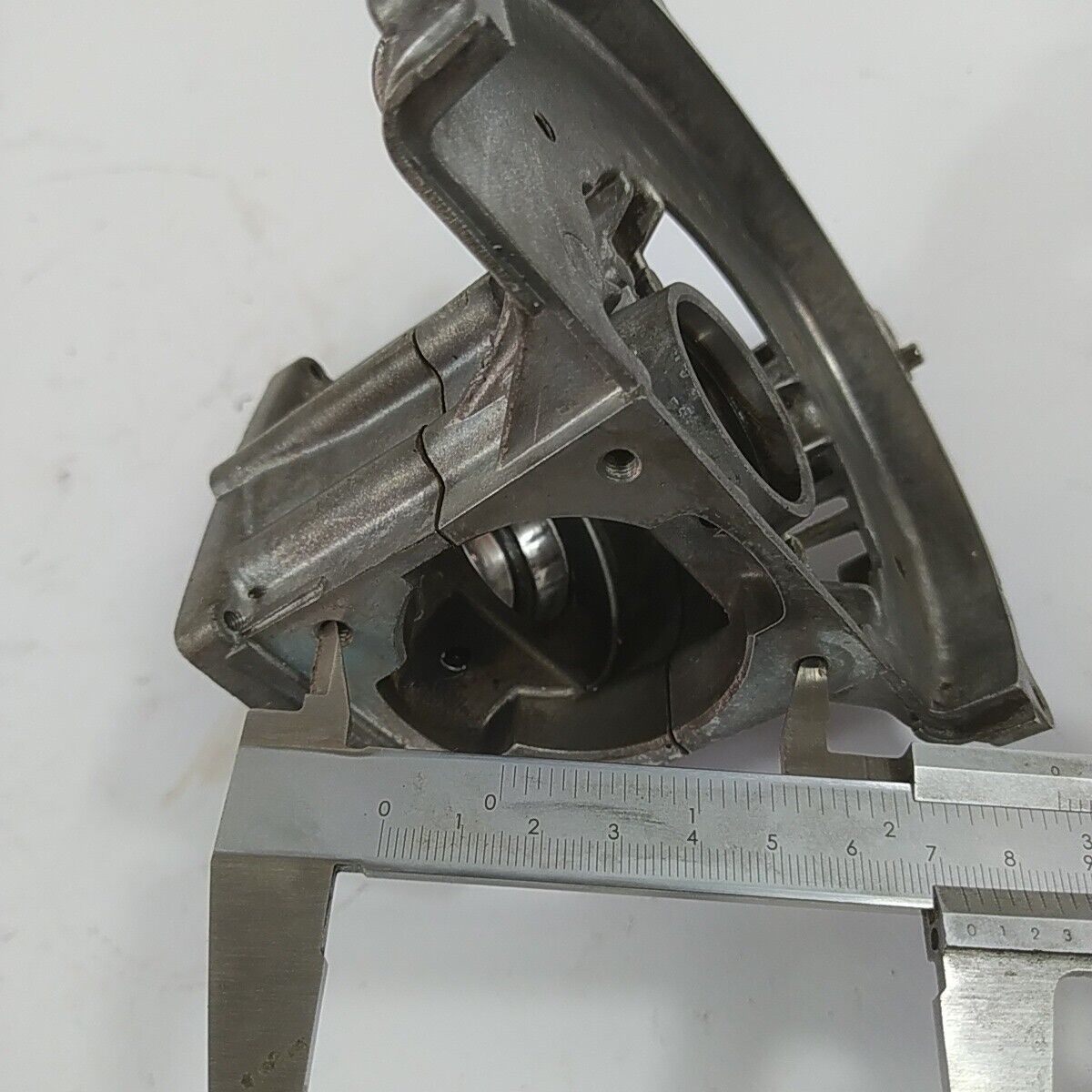 Ricambio DECESPUGLIATORE ECHO RM - 460 CARTER BASAMENTO ALBERO MOTORE usato