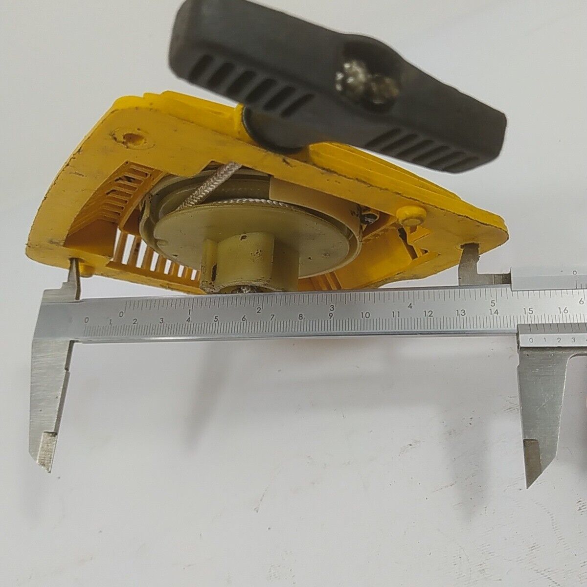 Ricambio per motosega ALPINA 500 COPERCHIO DI AVVIAMENTO A STRAPPO start usato