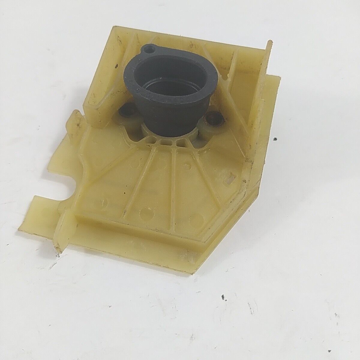 Ricambio COLLETTORE RACCORDO flangia CARBURATORE PER MOTOSEGA POULAN usato