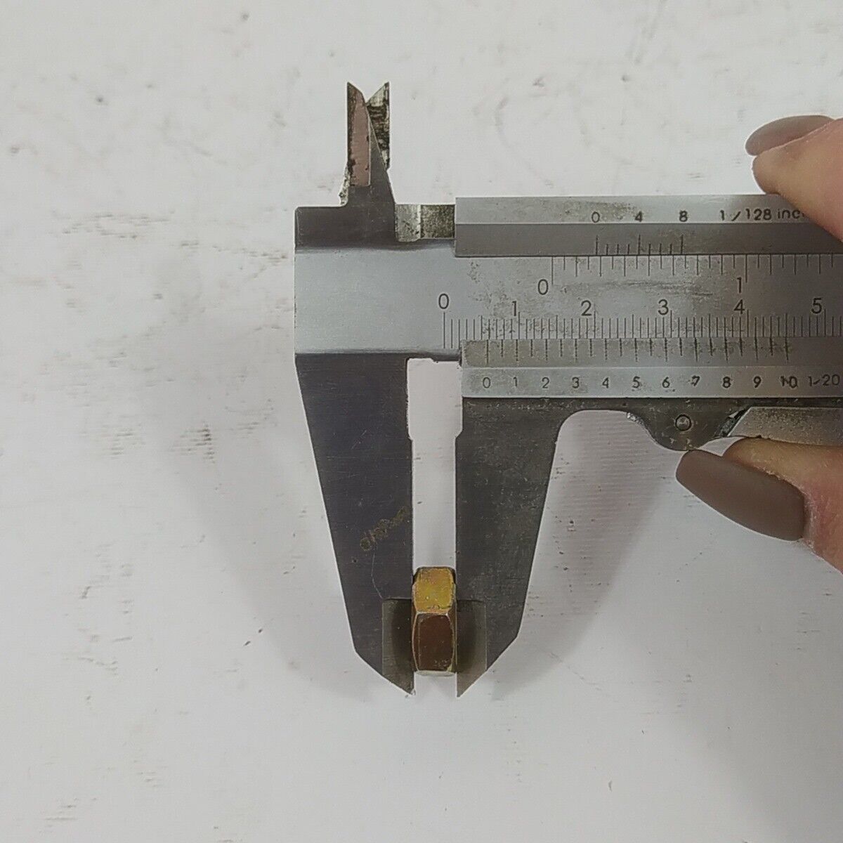 Ricambi DADO ALBERO MOTORE per decespugliatore TANAKA 501 ik usati