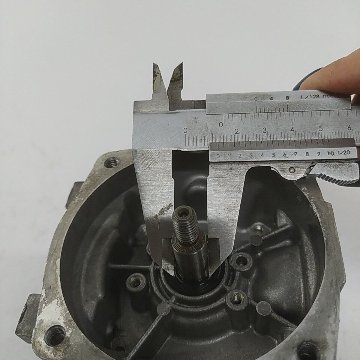 Ricambio usato CARTER BASAMENTO E ALBERO MOTORE decespugliatore MITSUBISHI T200