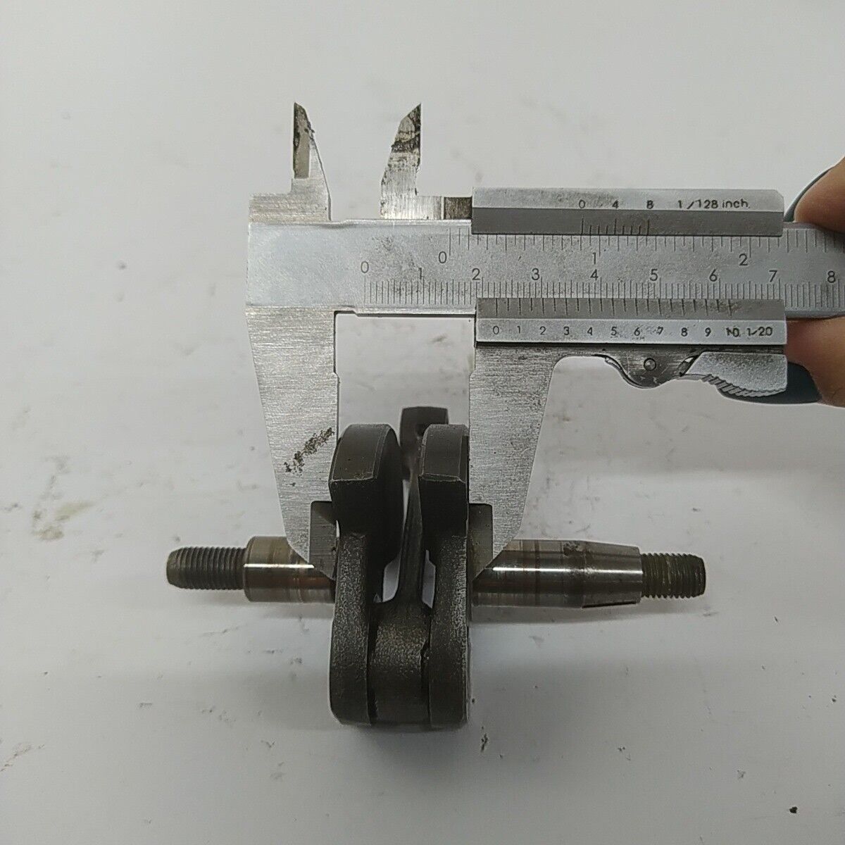 Ricambio usato ALBERO MOTORE originale per decespugliatore KAWASAKI TG 33