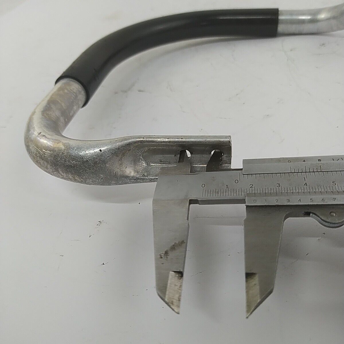 Ricambio usato MANIGLIA MANICO SUPERIORE IMPUGNATURA per MOTOSEGA Echo 330 EVL
