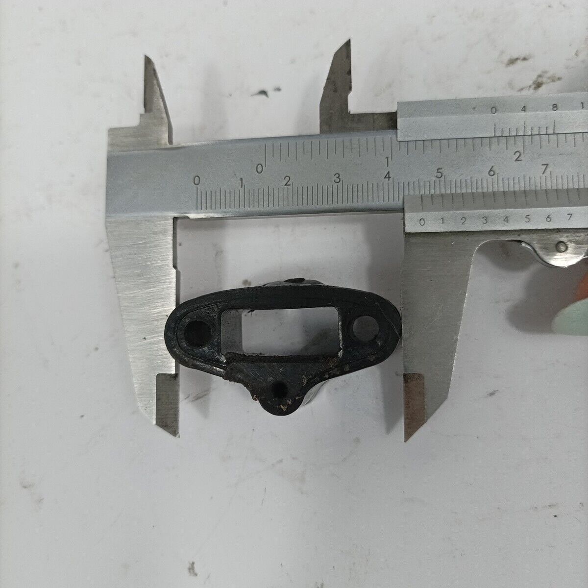 ricambio usato FLANGIA COLLETTORE CARBURATORE per motosega ALPINA Castor C A 45