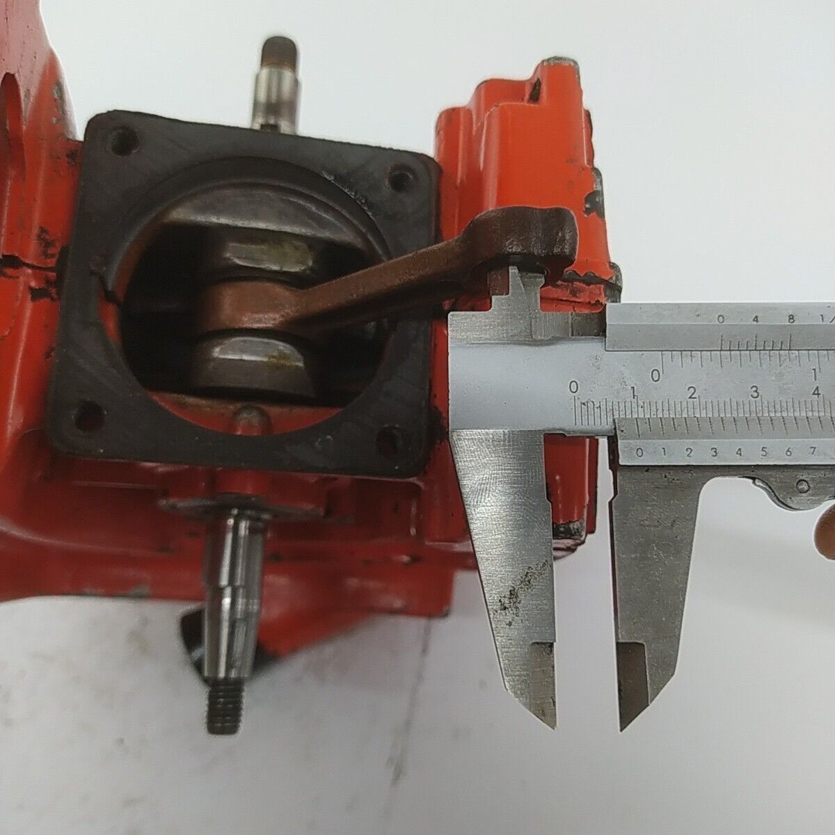 Ricambi TELAIO BASAMENTO ALBERO MOTORE usati per motosega CASTOR C70 ALPINA A70 