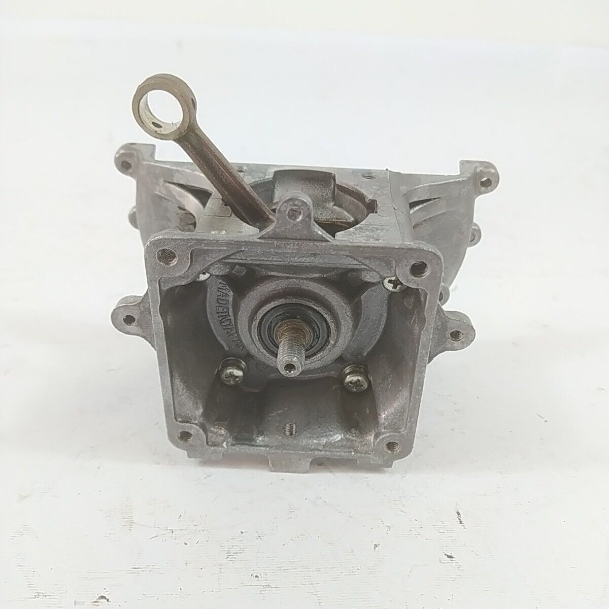 ricambio BASAMENTO CILINDRO ALBERO MOTORE usato decespugliatore KAWASAKI TD 33