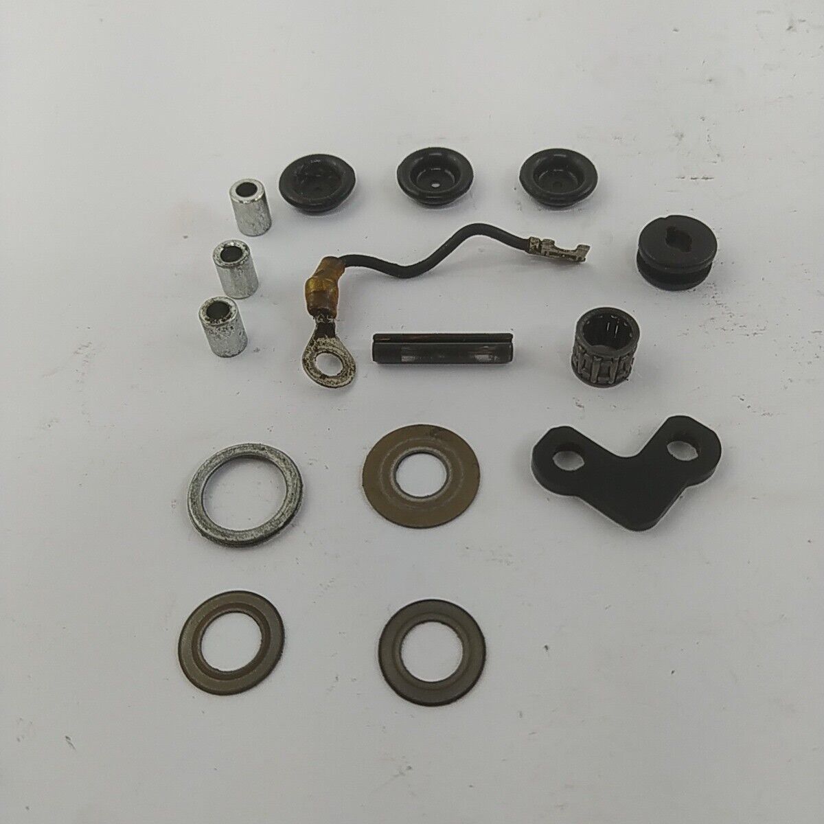 Ricambio usato KIT ACCESSORI VARI GOMMINO GOMMINI dado per MOTOSEGA Echo 330 EVL