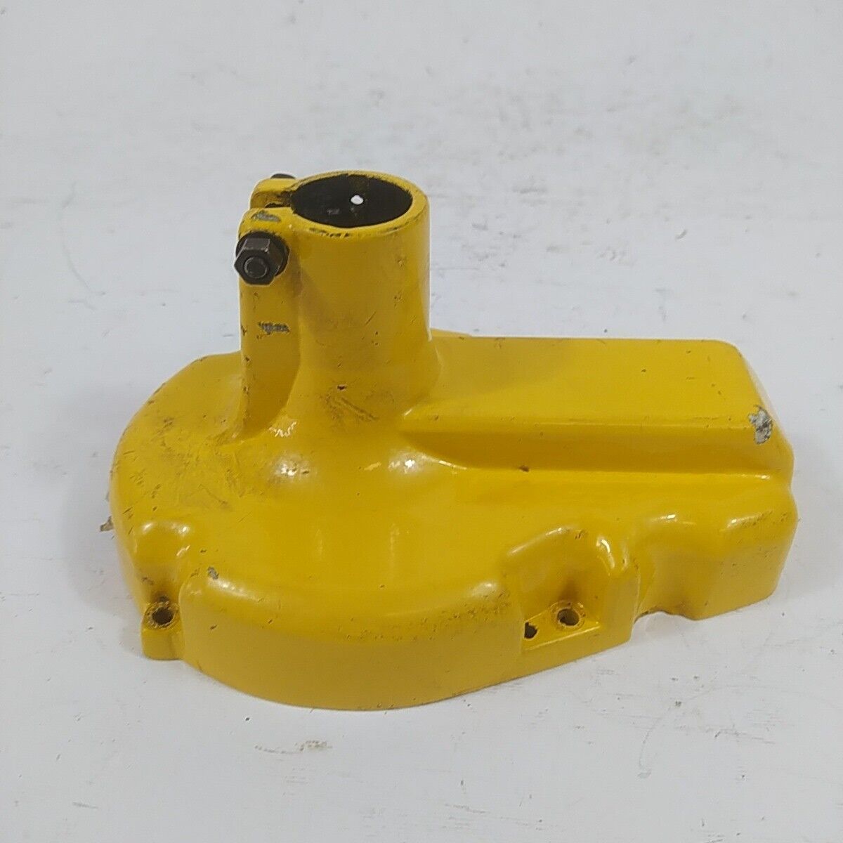 Ricambio SUPPORTO CAMPANA FRIZIONE usato DECESPUGLIATORE mcculloch SUPER MAC 26