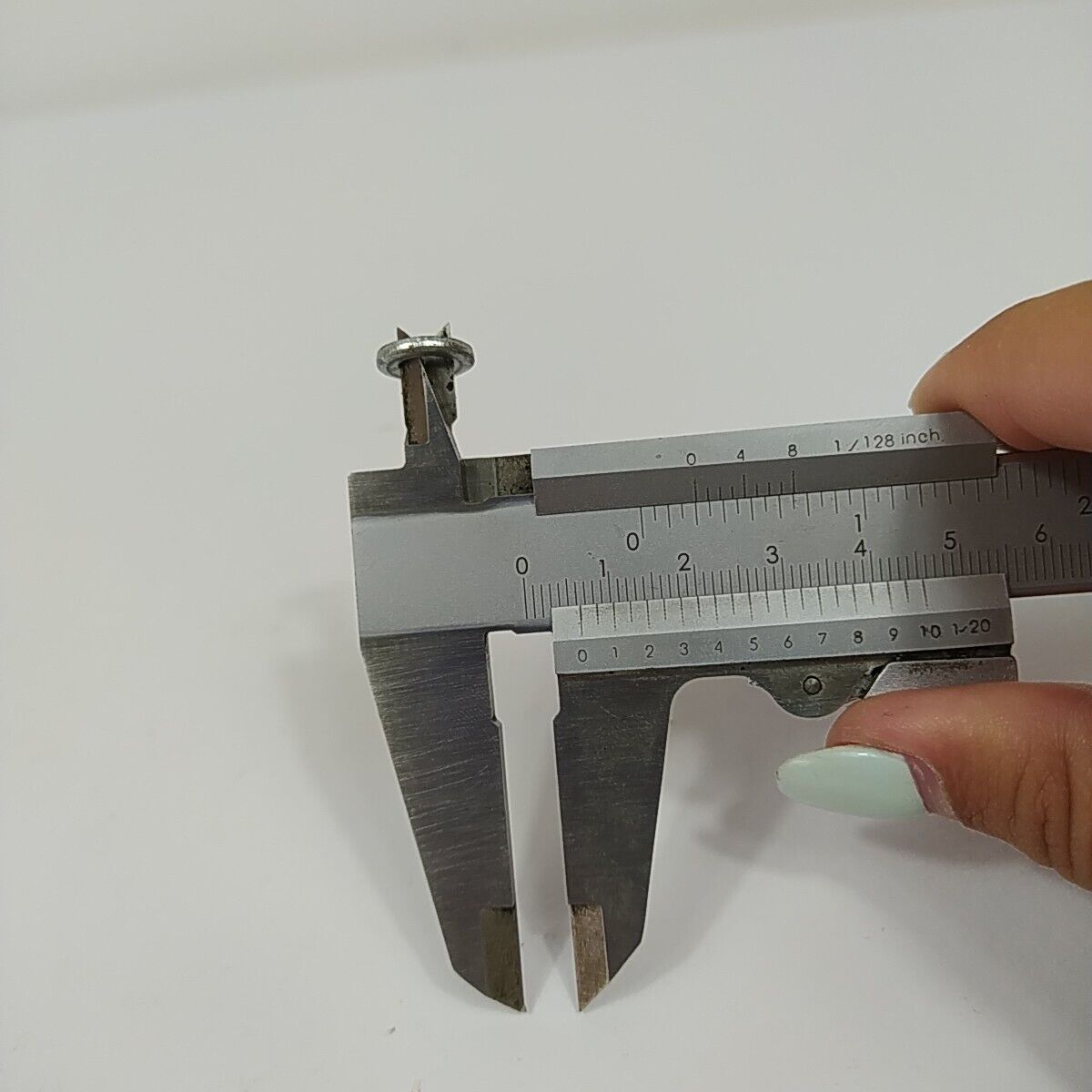 Ricambio usato VITI bulloni dadi perni di VARIE MISURE per motosega DOLMAR 116