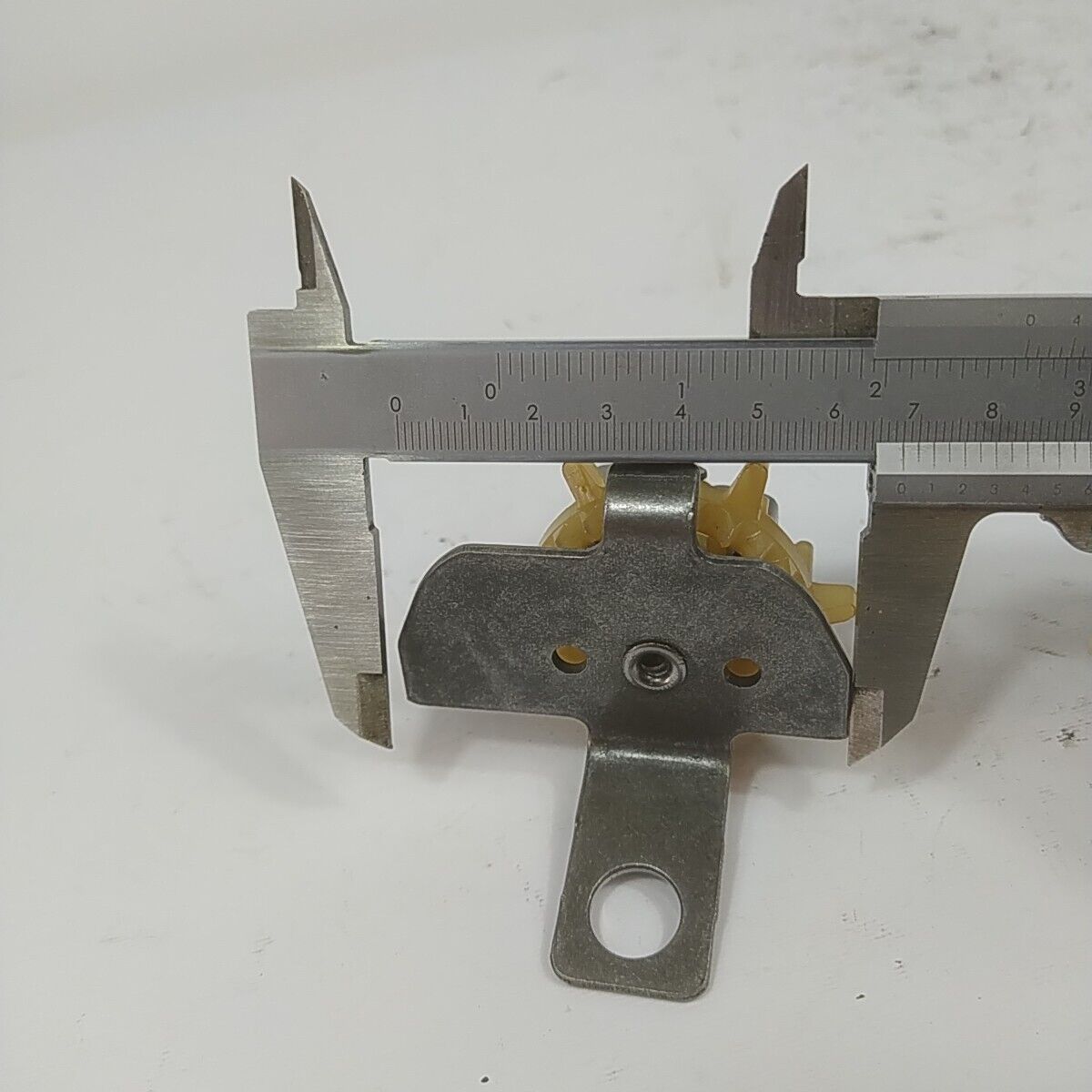 Ricambi valvola regolazione olio motore per rasaerba Briggs & Stratton 675 usati