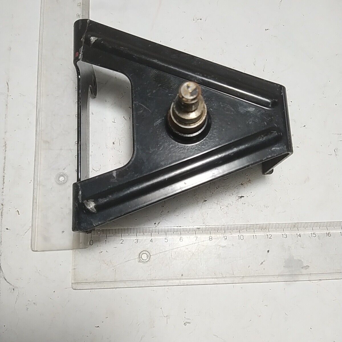 Ricambio STAFFA MOTORE A ZAINO Usato per decespugliatore Mcculloch ELITE 3800