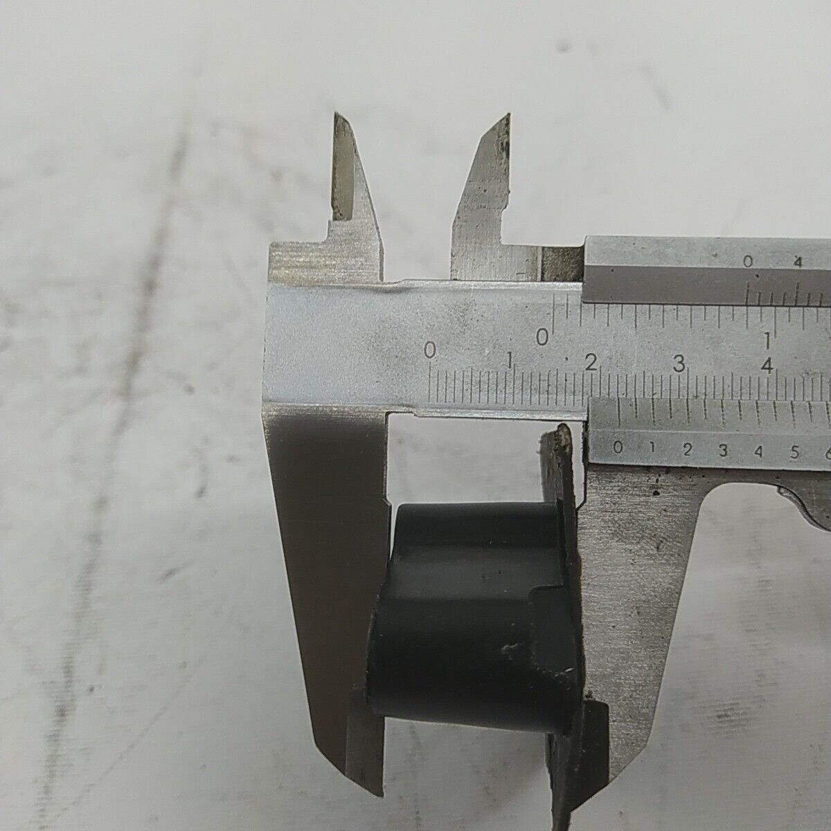 ricambio FLANGIA COLLETTORE CARBURATORE PER MOTOSEGA ALPINA CASTOR 41 40 usati