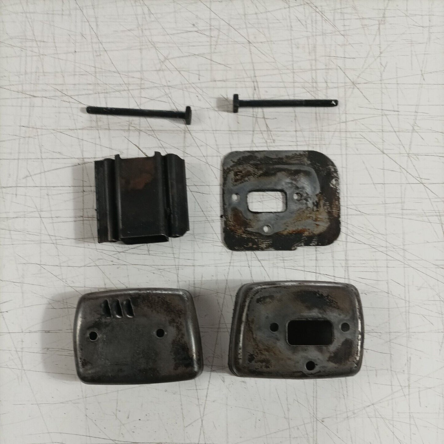 TERMINALE di scarico MARMITTA PER MOTOSEGA EMAK OLEOMAC 940 940C EFCO usato