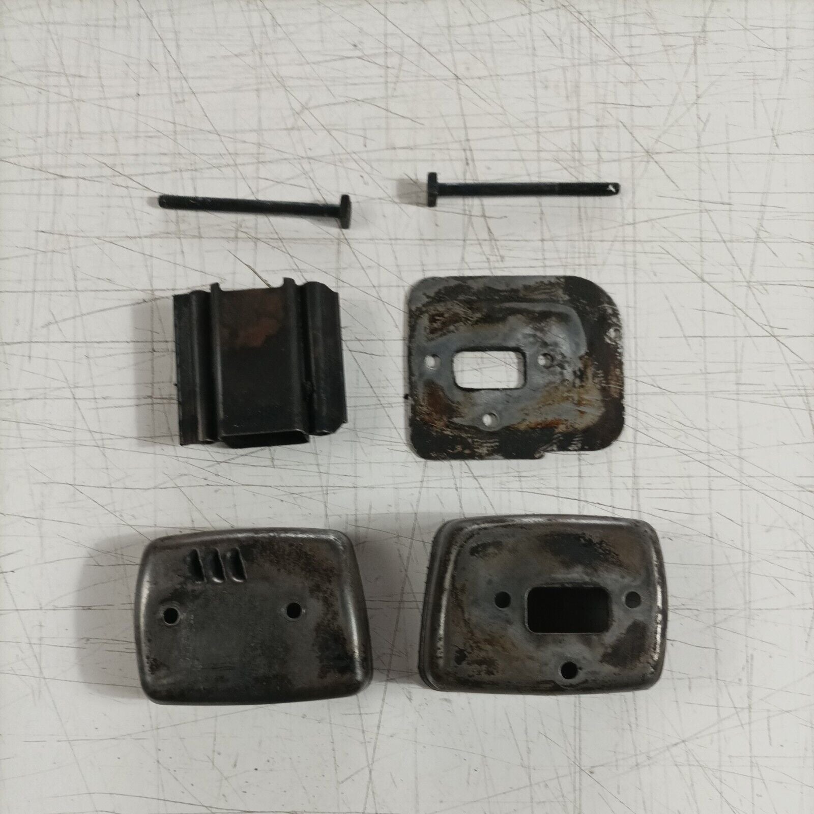 TERMINALE di scarico MARMITTA PER MOTOSEGA EMAK OLEOMAC 940 940C EFCO usato