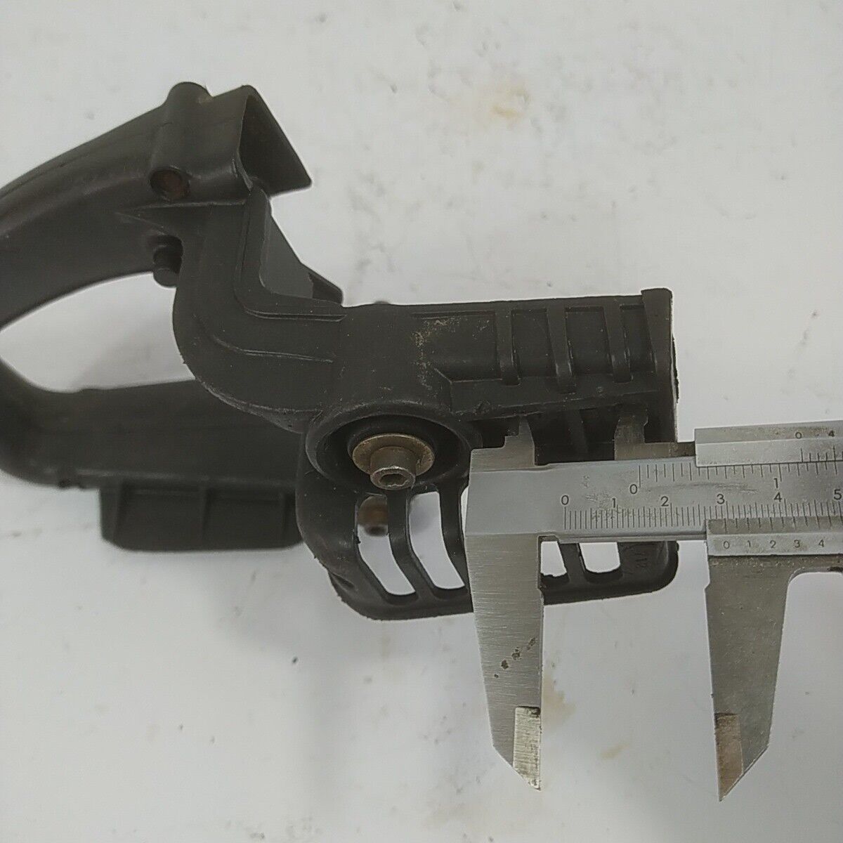 Ricambi IMPUGNATURA MANIGLIA manico COMANDI usati per motosega ALPINA prof 70 