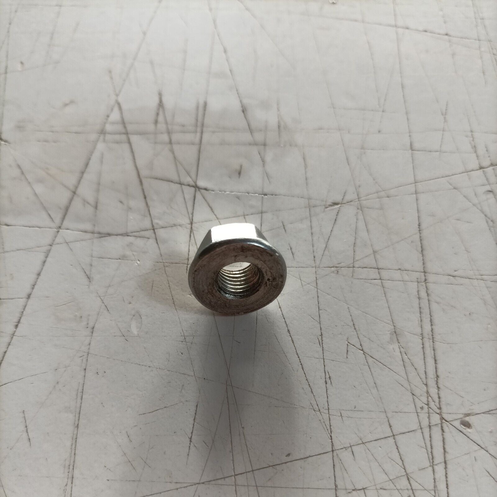 vite dado VOLANO E FERMO PARAOLIO PER MOTOSEGA STIHL MS 170 180 018 017 usato