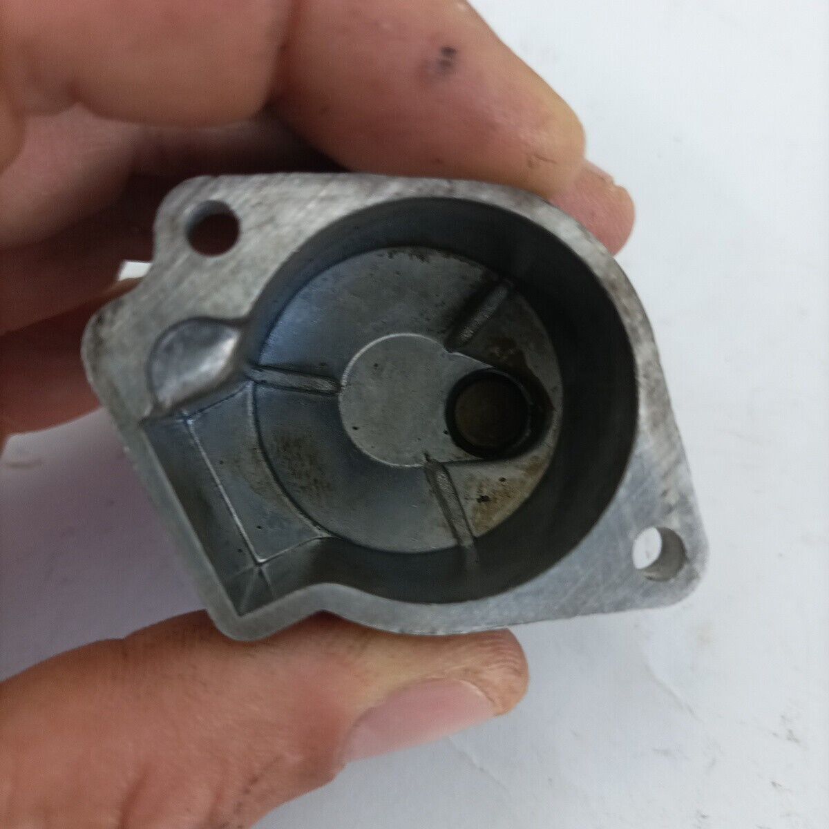 ricambio VASCHETTA CARBURATORE BENZINA usato per decespugliatore KAWASAKI TD 33