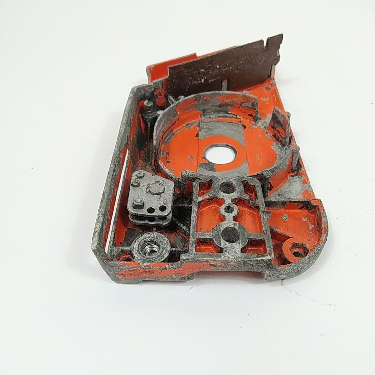 Ricambio usato COPERCHIO CATENA COPRI FRIZIONE per motosega DOLMAR 116 si