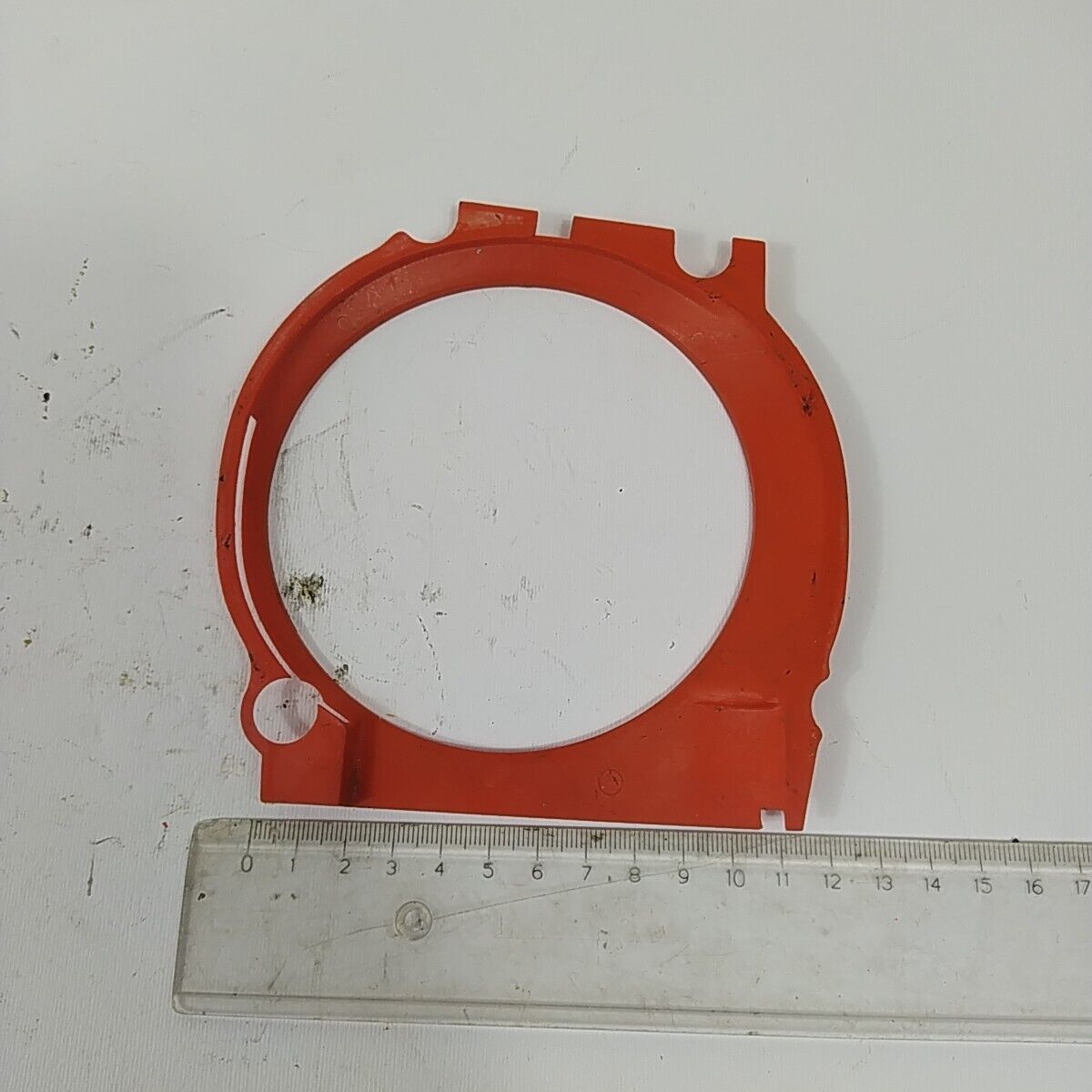 Ricambio usato CONVOGLIATORE COPERCHIO di AVVIAMENTO per motosega DOLMAR 116 si