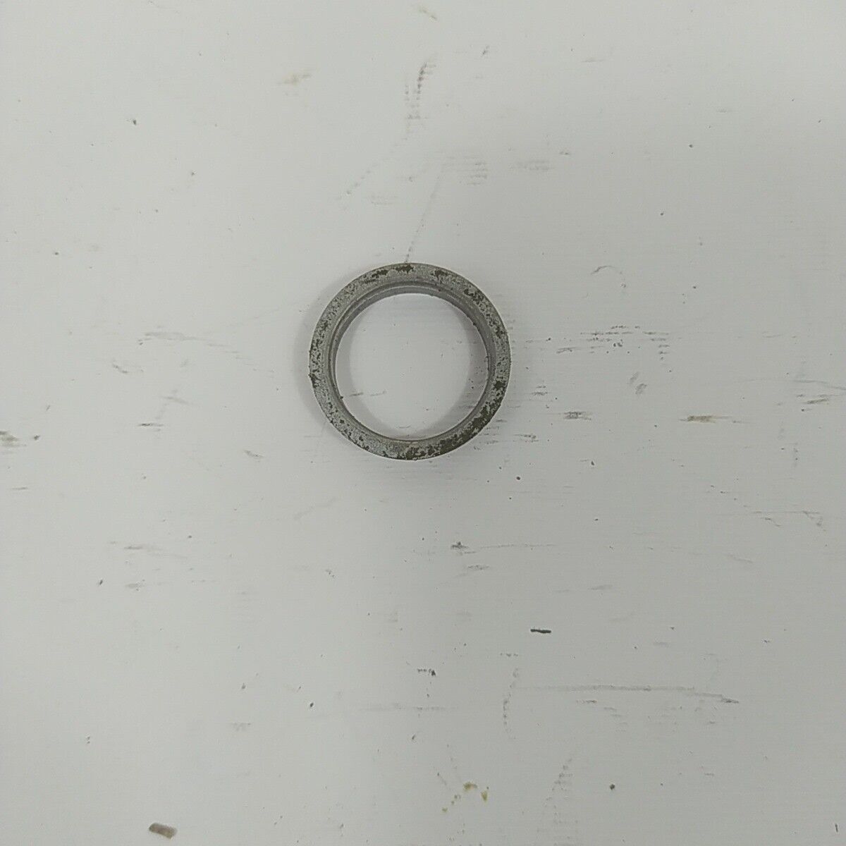 Ricambio FLANGIA COLLETTORE VITI CARBURATORE per motosega CASTOR CP 700 usato