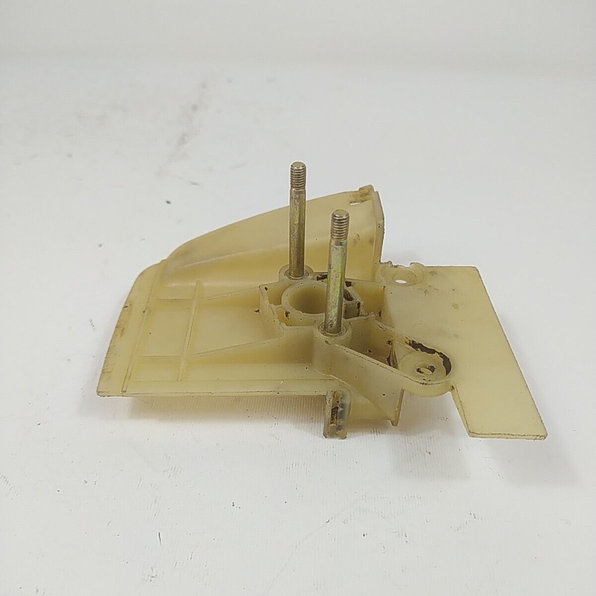 Ricambio per decespugliatore STIHL FS 120 FLANGIA SUPPORTO CARBURATORE usato