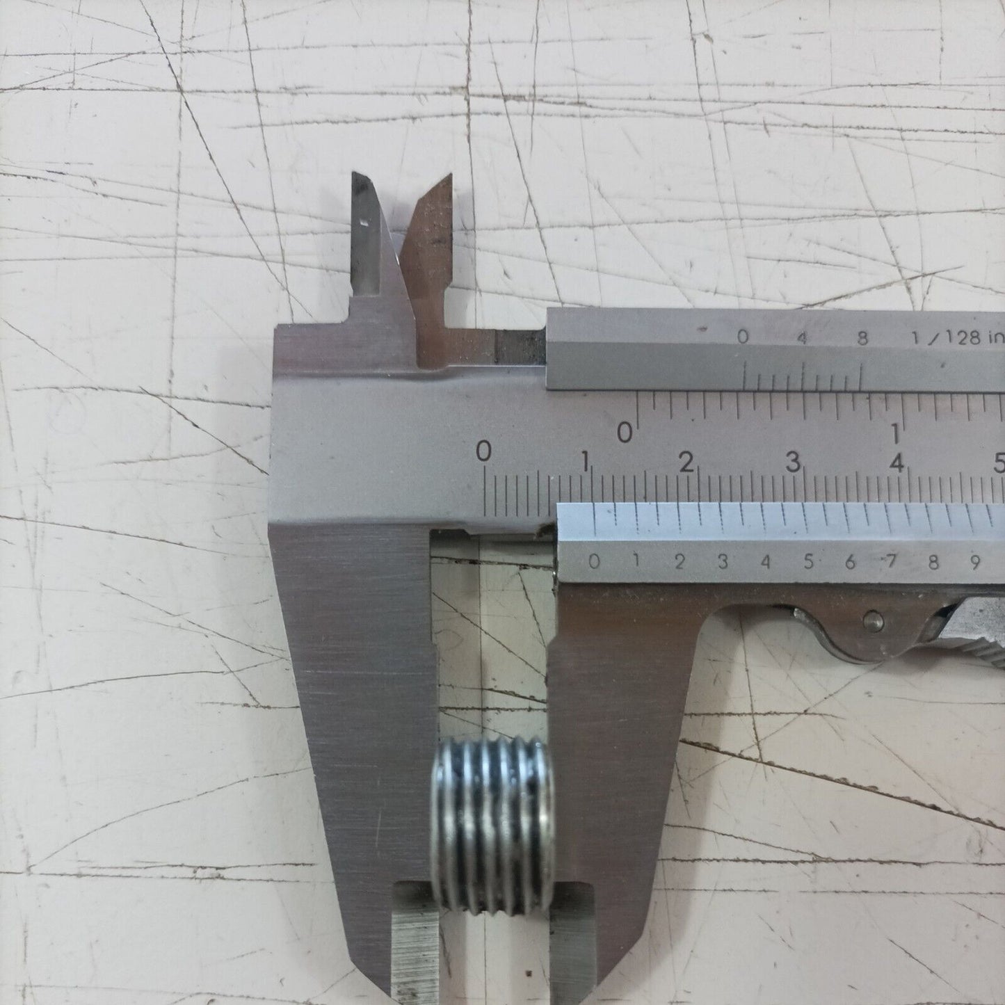 MOTOSEGA OLEOMAC OM 251 tappo POMPA DELL'OLIO IN ALLUMINIO ricambi usati