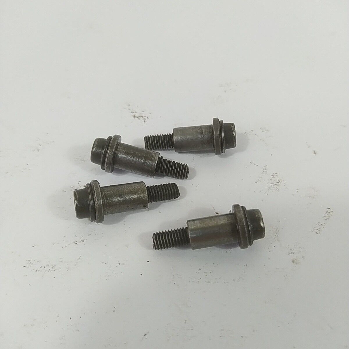 VITI BASAMENTO CILINDRO MOTORE per motosega OLEO MAC GS 440 ricambi usati