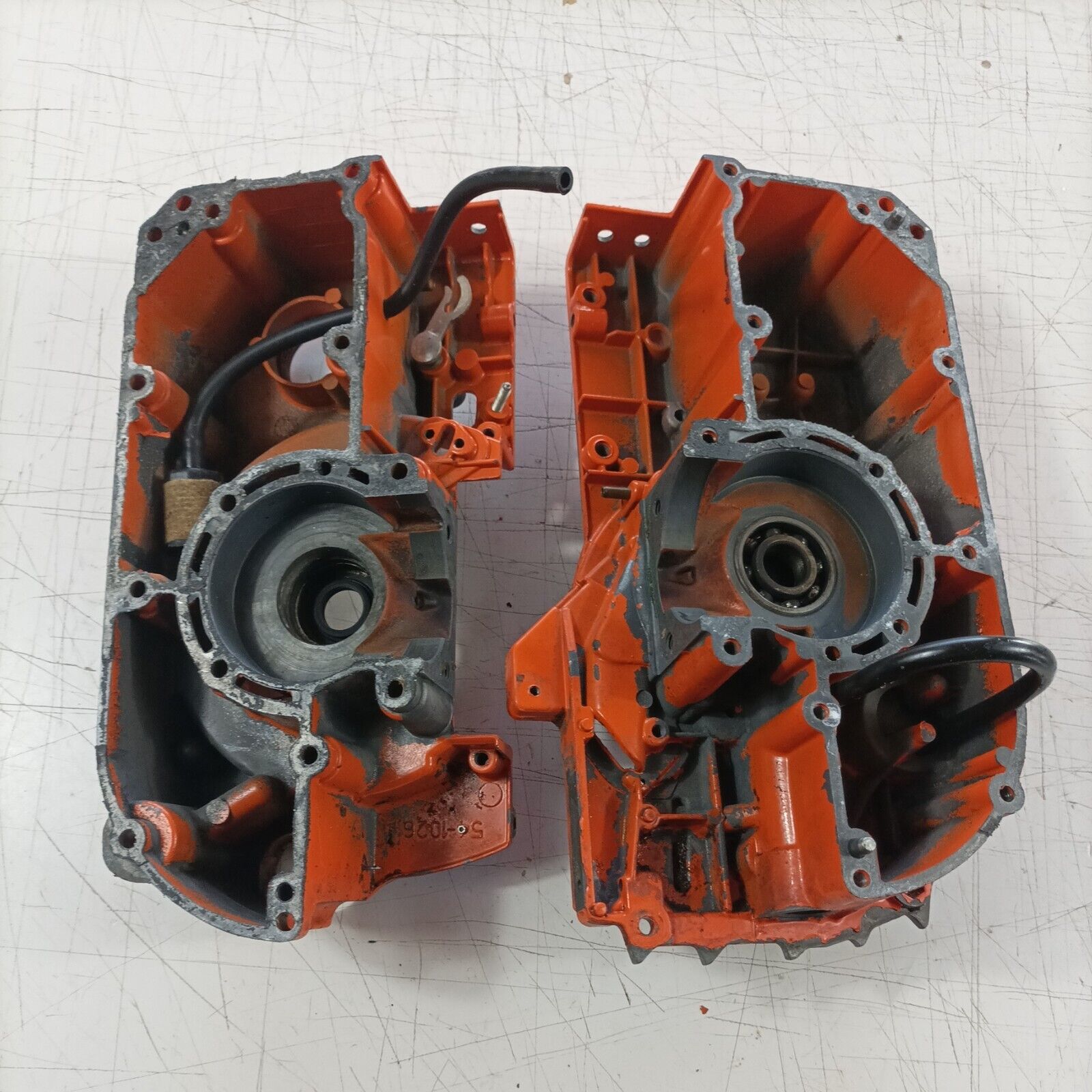 MOTOSEGA OLEOMAC OM 251 CARTER basamento CON SERBATOIO CARBURANTE ricambi usati