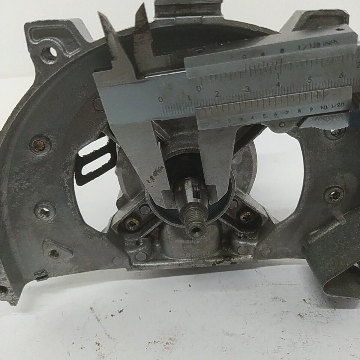 Ricambio usato CARTER BASAMENTO E ALBERO MOTORE decespugliatore MITSUBISHI T200