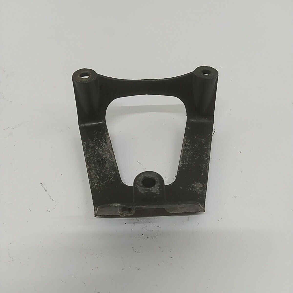 Ricambio usato STAFFA protezione SERBATOIO per decespugliatore KAWASAKI TG 33