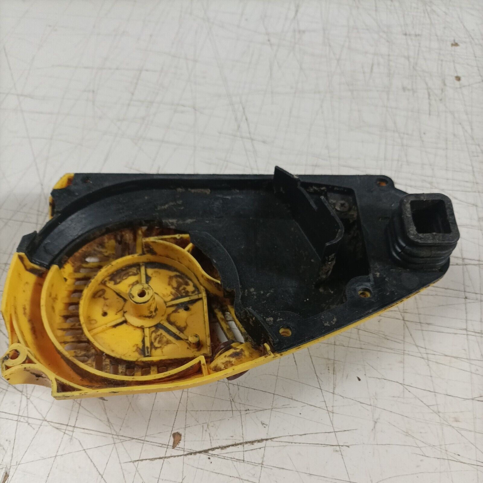 coperchio avviamento TRASCINATORE MOTOSEGA VIGOR VMS-23 25cc CINESE usato