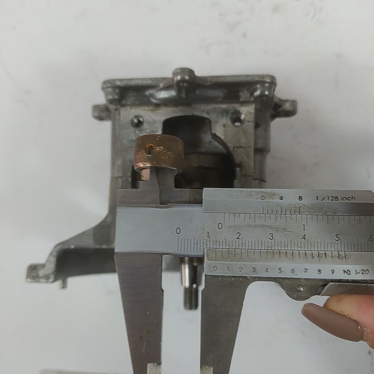 ricambio BASAMENTO CILINDRO ALBERO MOTORE usato decespugliatore KAWASAKI TD 33