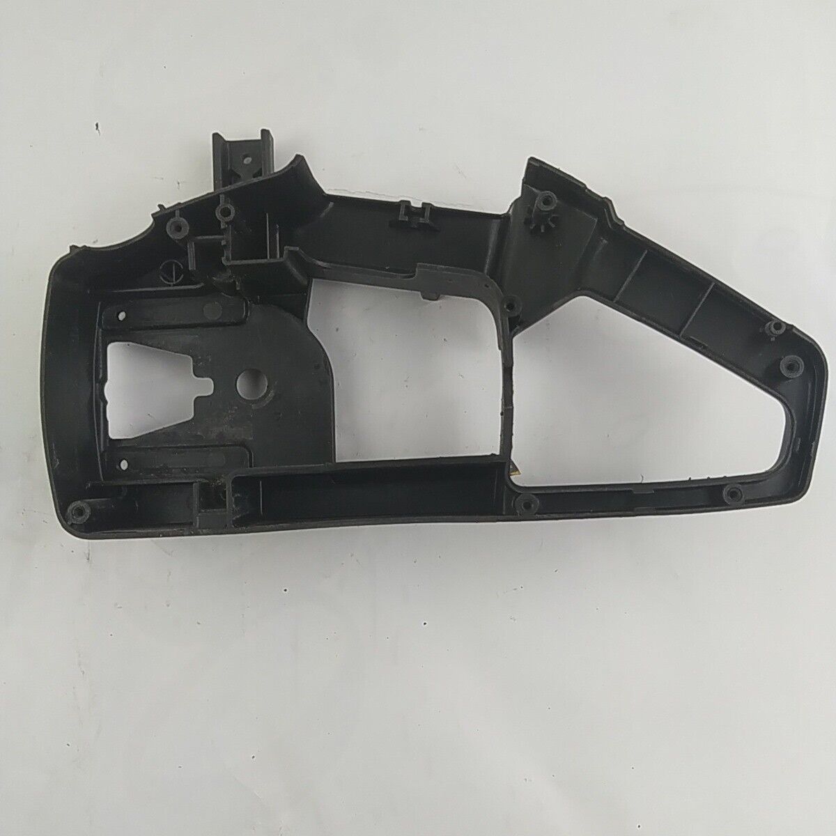 Ricambi CARCASSA IMPUGNATURA TELAIO motosega MCCULLOCH  eager beaver 2014  usato