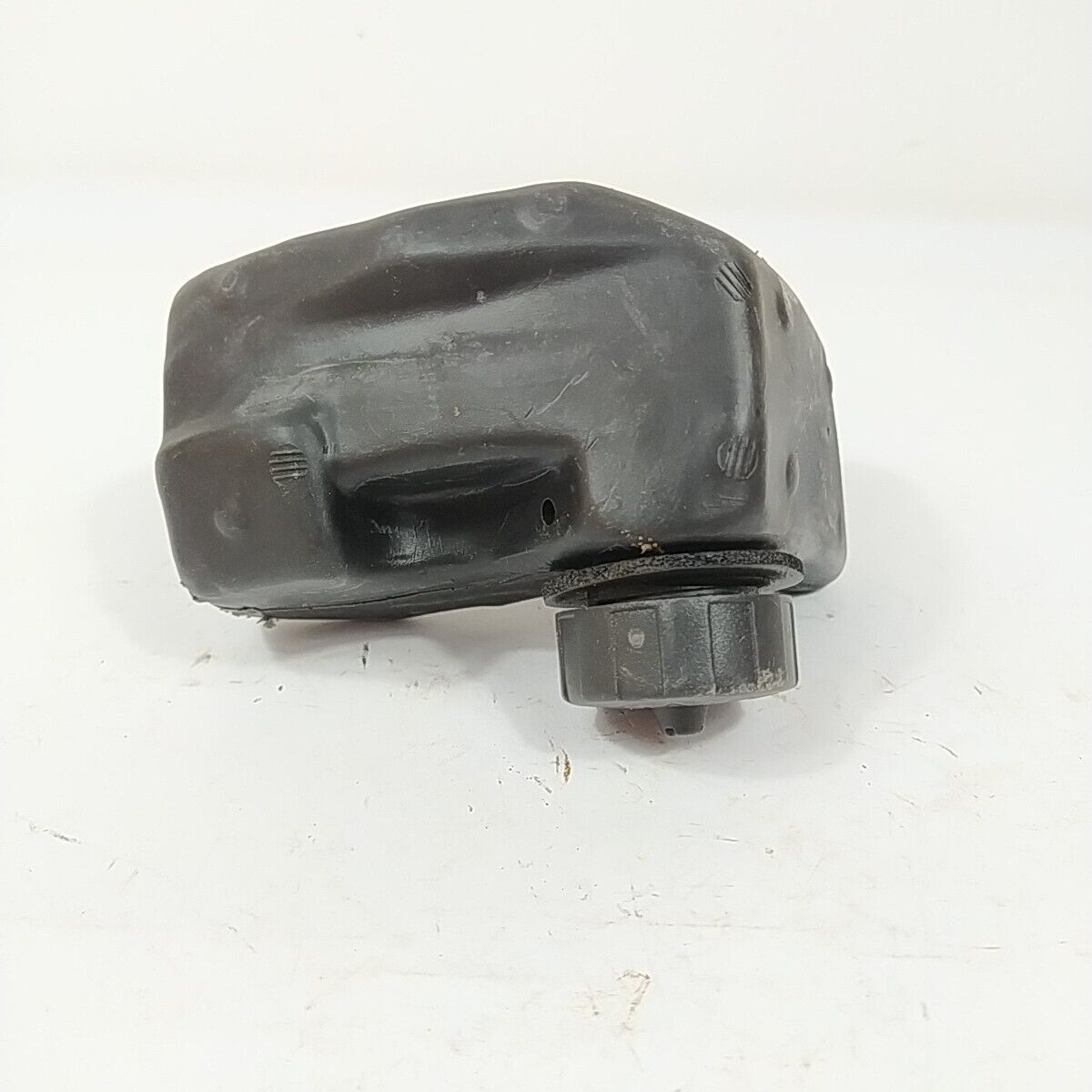 serbatoio CARBURANTE E TAPPO PER MOTOSEGA POULAN 2000 2.0 C.I ricambi usati