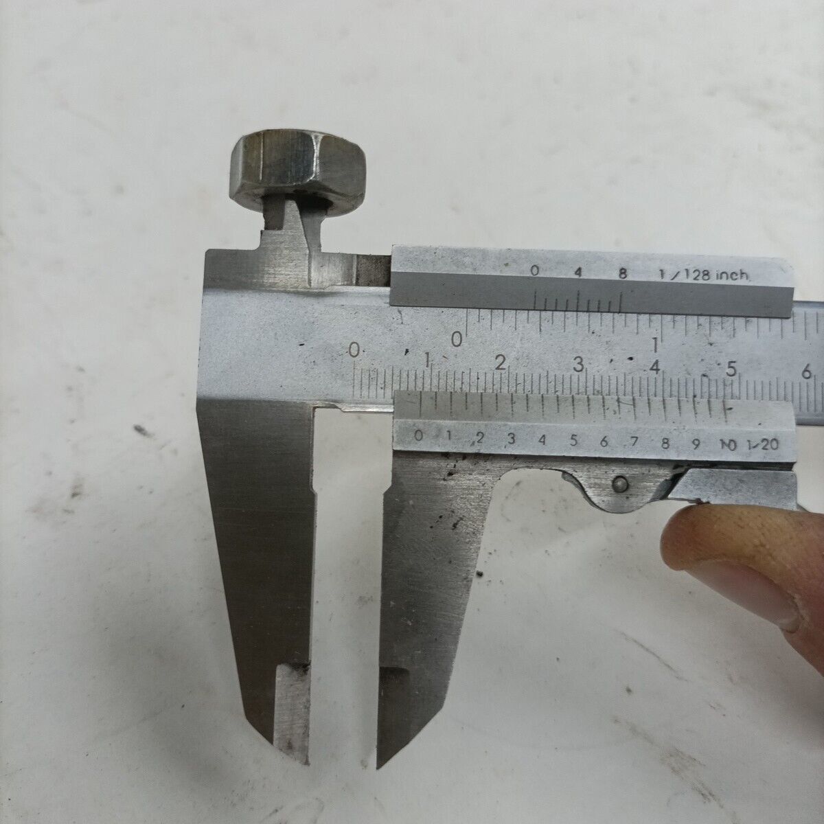 Ricambio DADO LATO VOLANO ALBERO MOTORE usato decespugliatore EMAK OLEO MAC 750