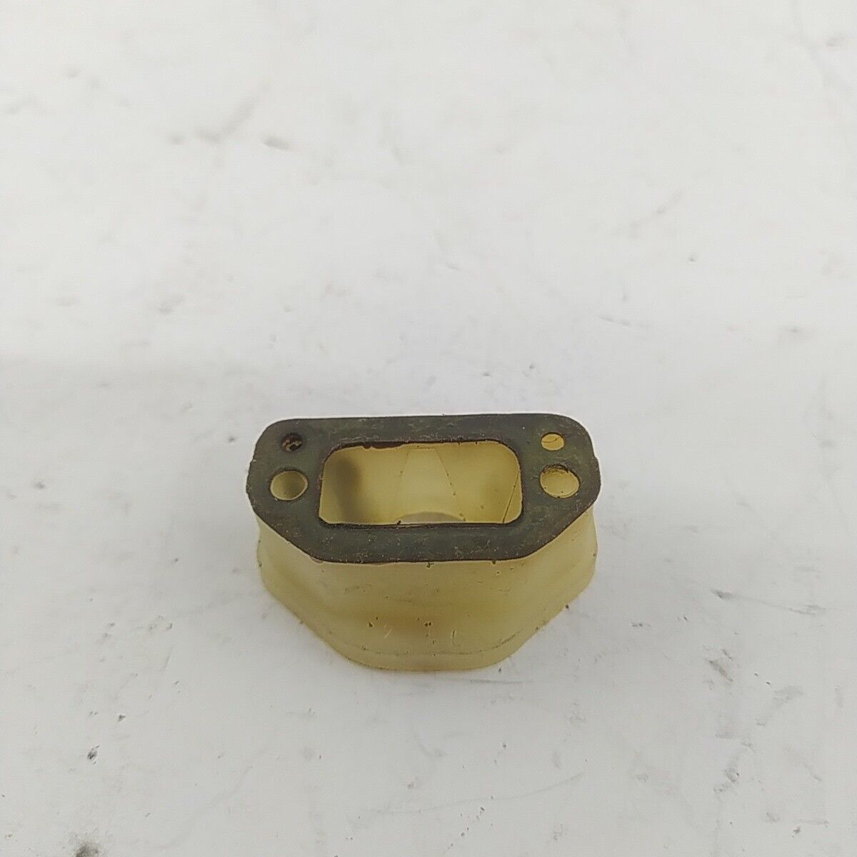 Ricambio usato FLANGIA COLLETTORE CARBURATORE per MOTOSEGA Echo 330 EVL