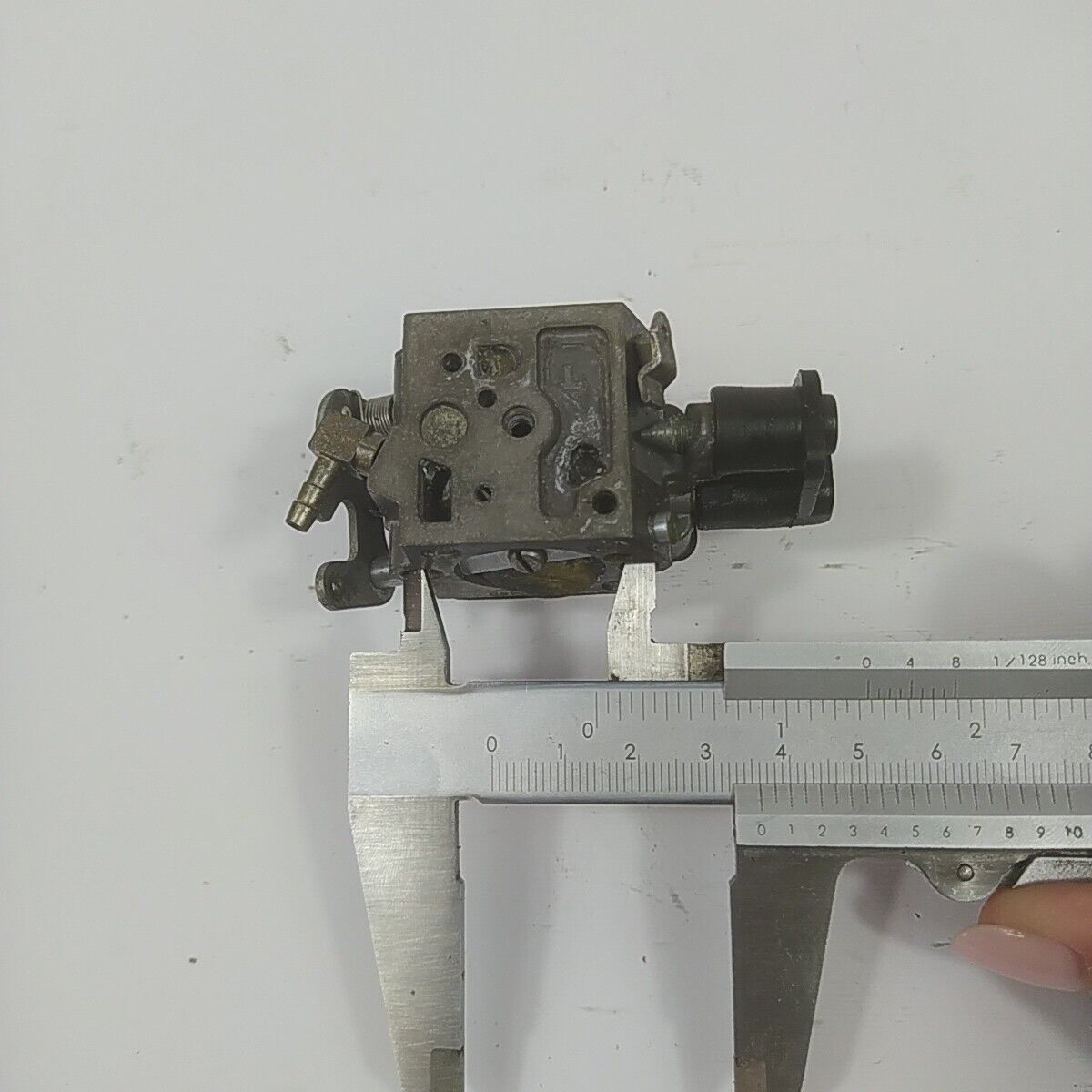 Parti di ricambio CARBURATORE HE6A450 per motosega ALPINA CASTOR CP 700 usato