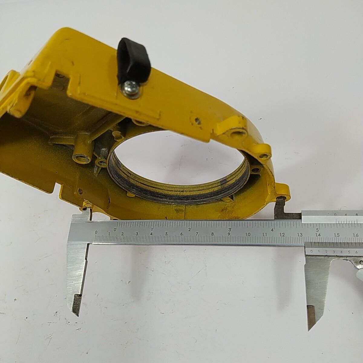 ricambio COPERCHIO VOLANO di accensione usato per decespugliatore KAWASAKI TD 33