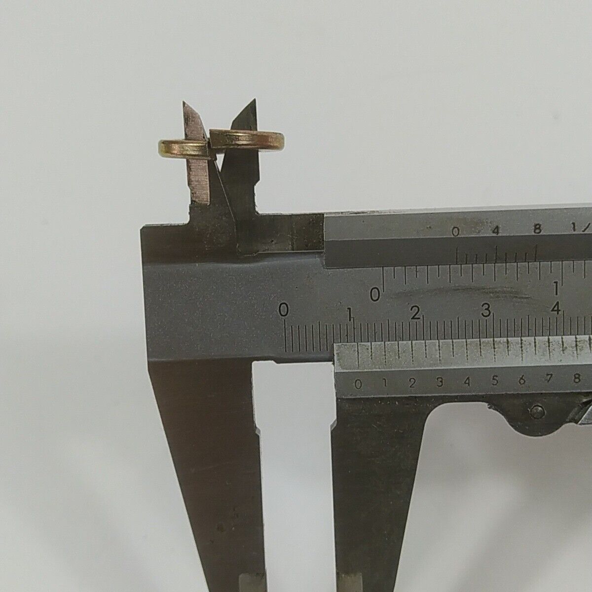 Ricambio DECESPUGLIATORE SHINDAIWA SK 45 F DADO bullone lato VOLANO usato