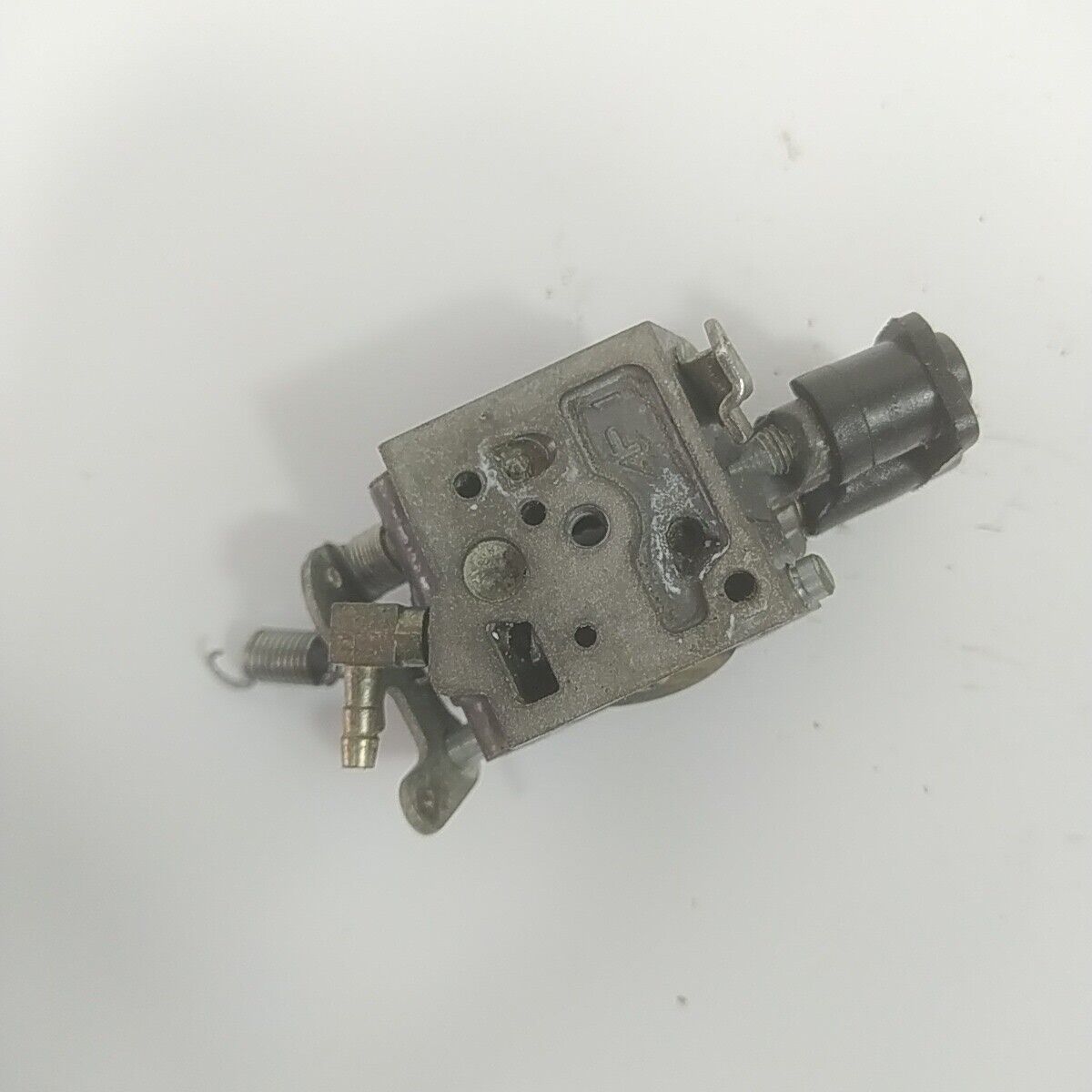 Parti di ricambio CARBURATORE HE6A450 per motosega ALPINA CASTOR CP 700 usato