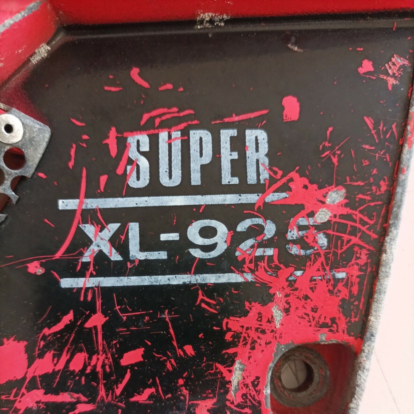 MANIGLIA IMPUGNATURA inferiore PER MOTOSEGA HOMELITE SUPER XL-925 ricambi usati