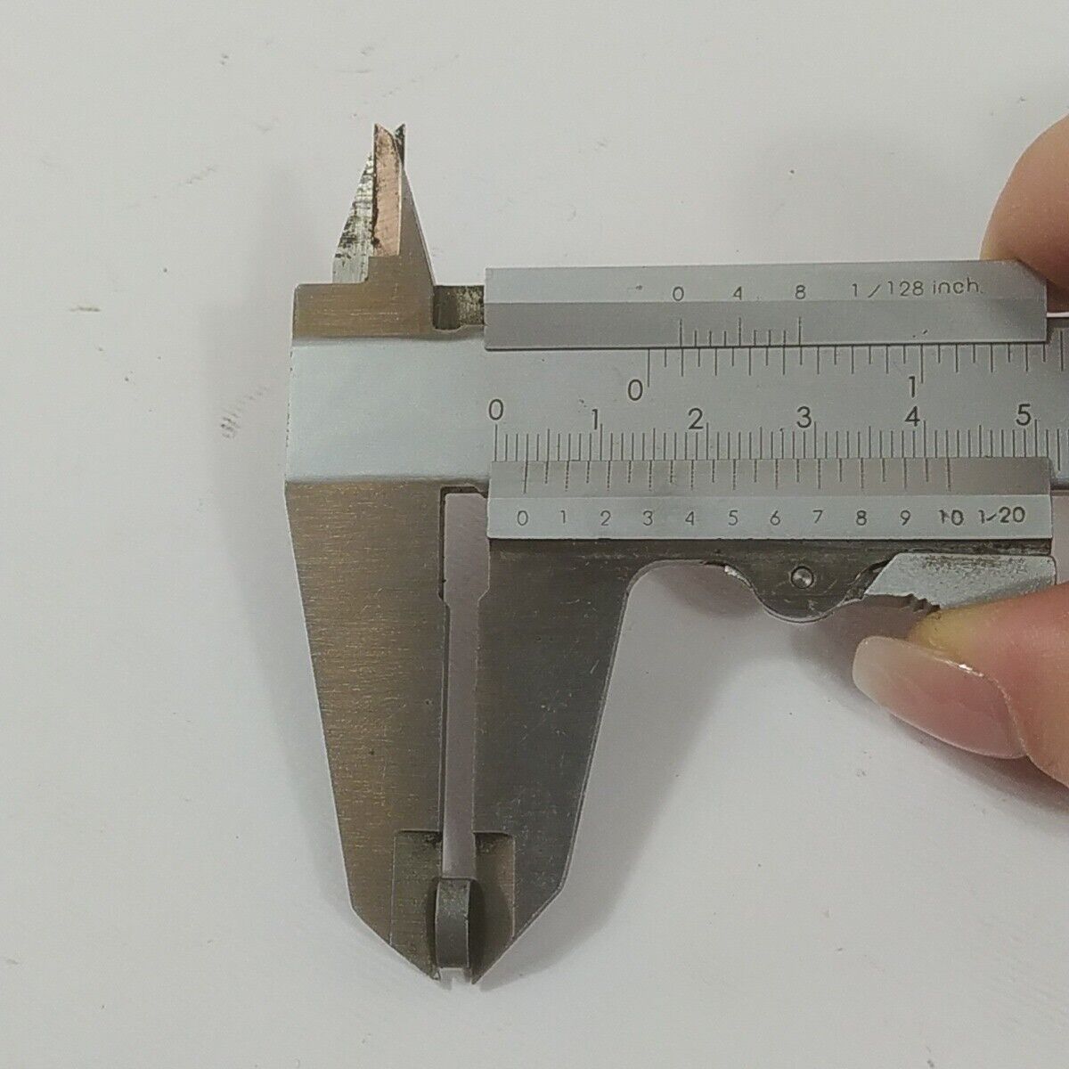 Ricambio per decespugliatore ECHO RM - 380 CHIAVETTA MEZZALUNA VOLANO usato