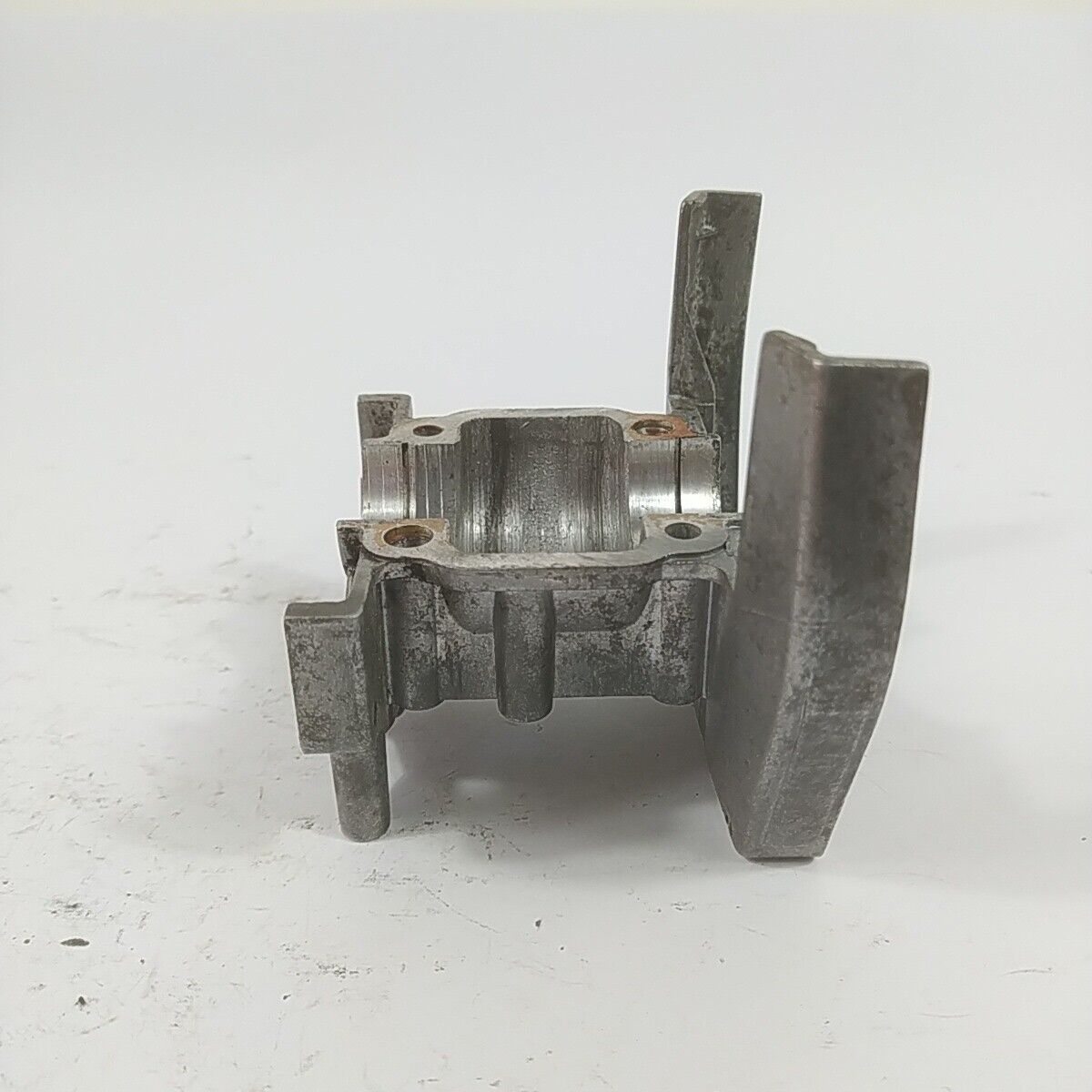 Ricambio usato BASAMENTO CILINDRO per DECESPUGLIATORE EMAK EFCO KING JET OLEOMAC