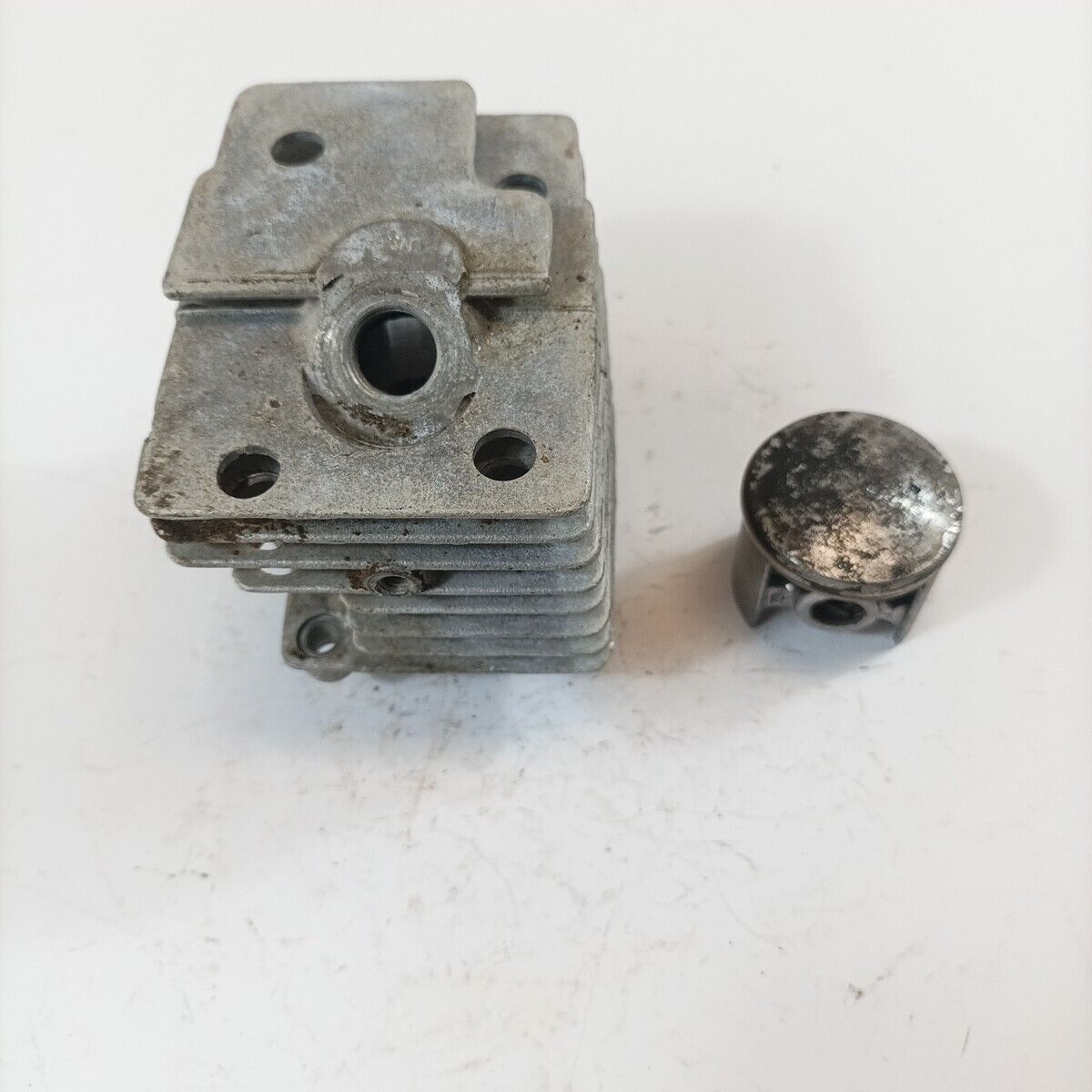 CILINDRO E PISTONE PER MOTOSEGA ALPINA CASTOR P34 TR350 PR350 d 38 ricambi usati